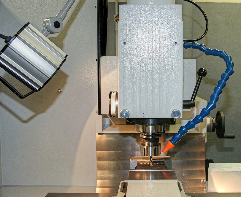 cropped-cnc-milling-machine-108584_low-2.jpg