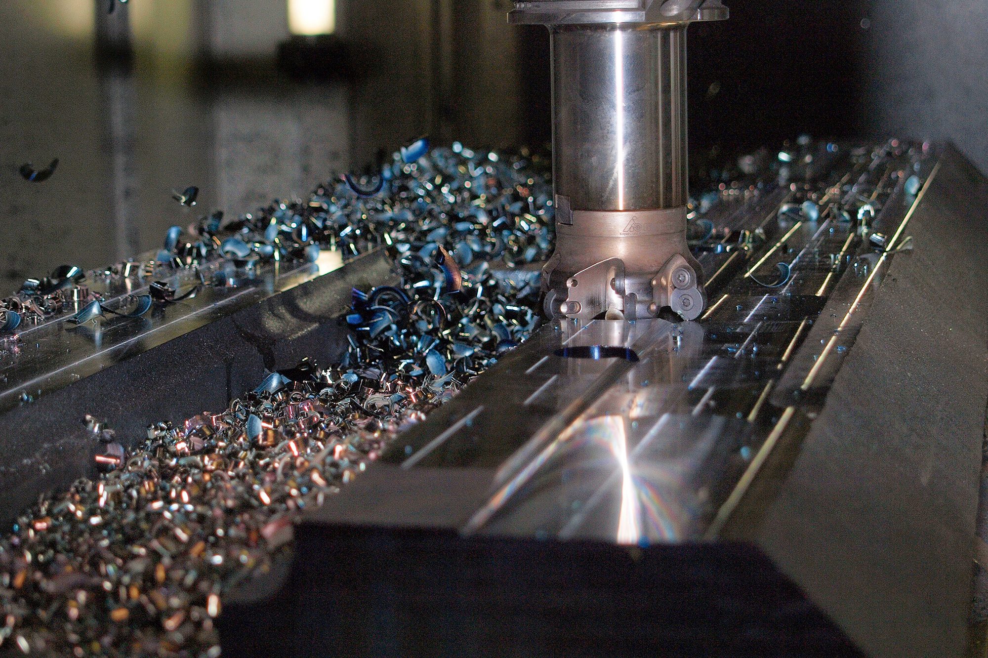 cropped-milling-1151344_low.jpg